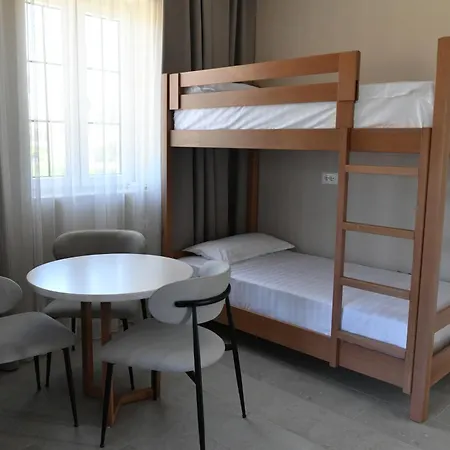 Couette-café élysée 3*