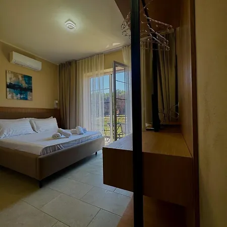 Elysee Bed & Breakfast 3*