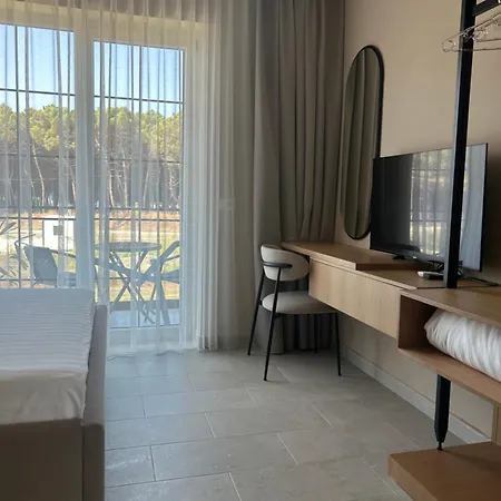 Couette-café élysée 3*