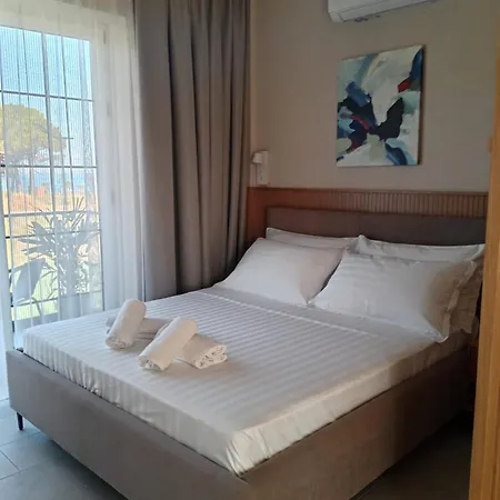 Elysee Bed & Breakfast 3*